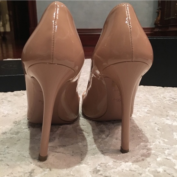 NEW Prada nude/beige patent leather heels - Picture 4 of 5
